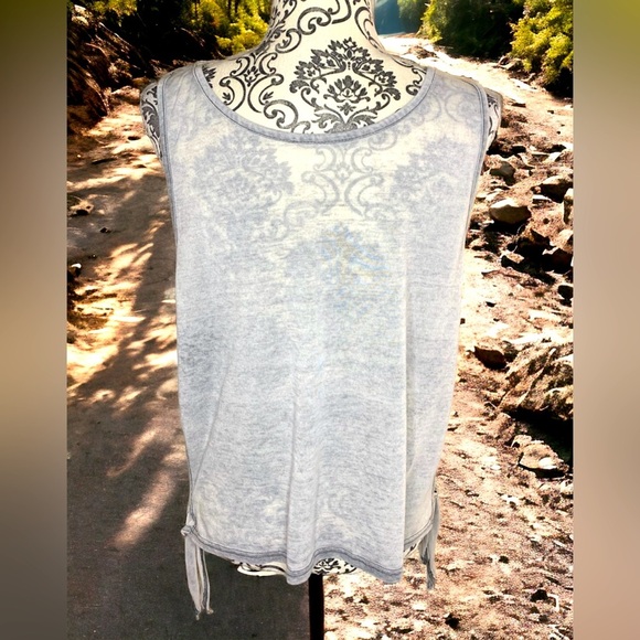 LAKE LOUISE open side tank top- Large - Picture 2 of 6